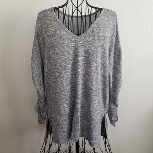 Silverwear Long sleeve gray sweater  size Large colir gray